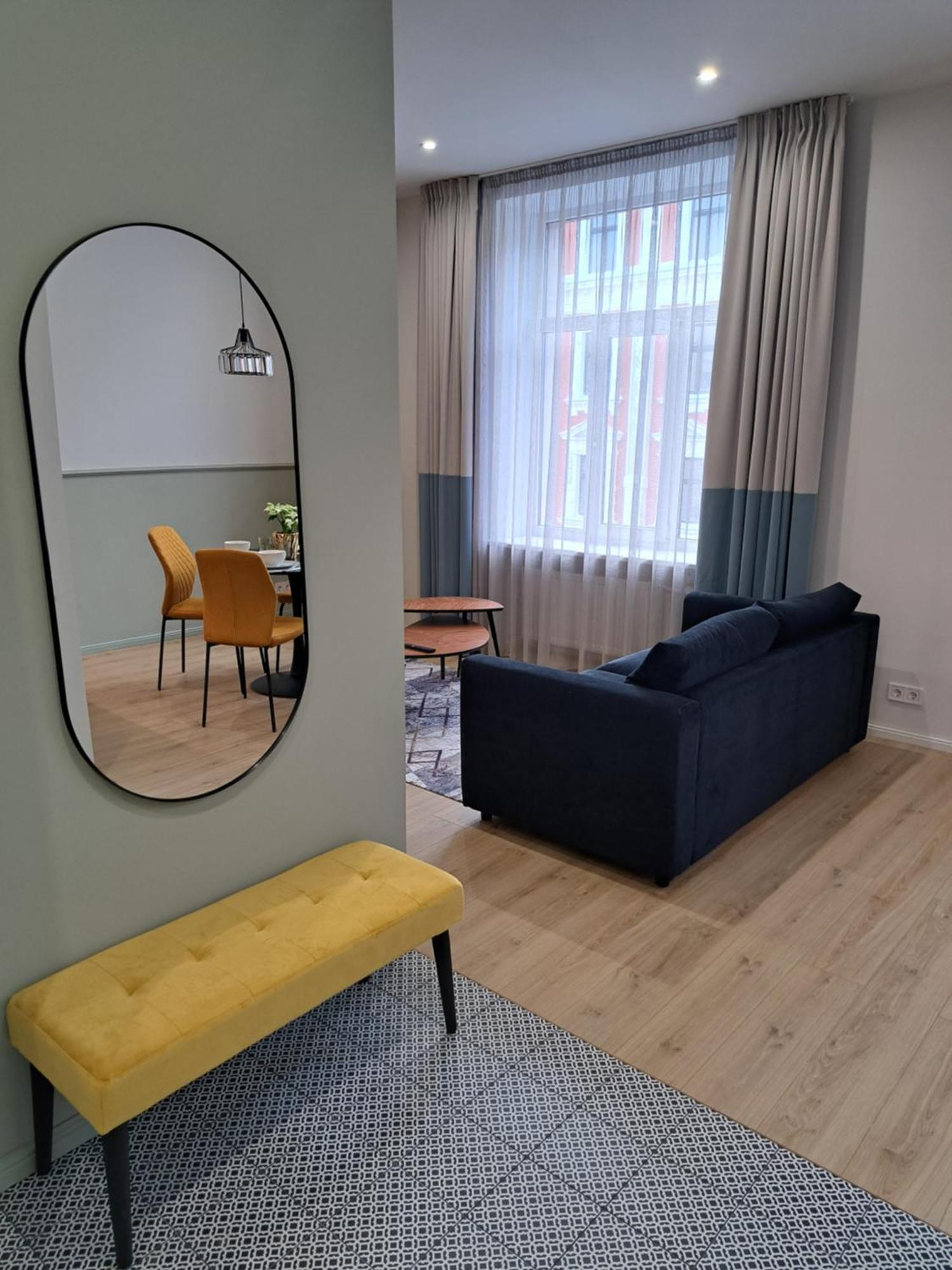 Golden Palms Apartment In The City Centre Riga Esterno foto