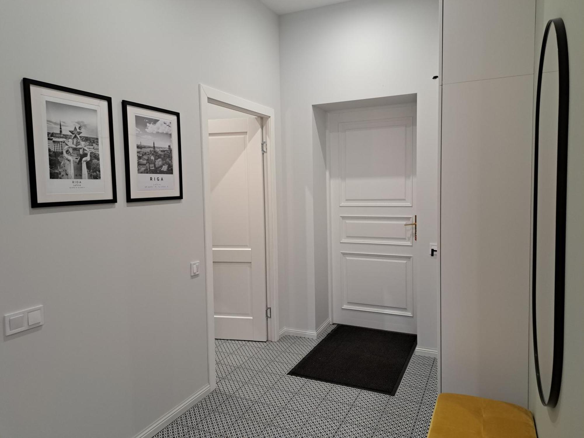 Golden Palms Apartment In The City Centre Riga Esterno foto