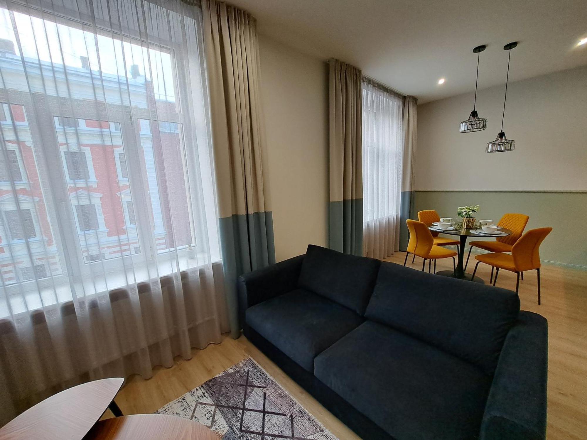Golden Palms Apartment In The City Centre Riga Esterno foto